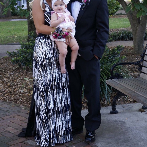 Gorgeous Genealogy Prom Dress / formal dress - Picture 2 of 3